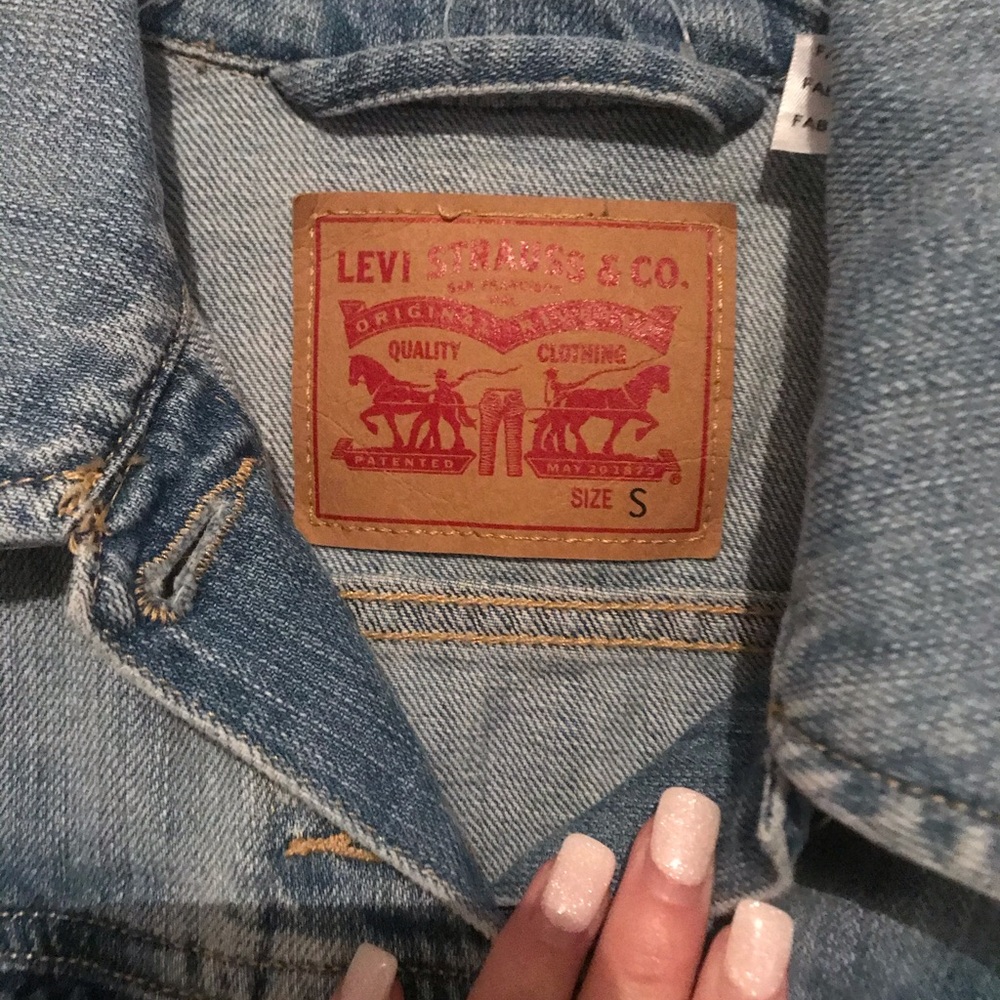 ⚡️ Levi Jean Jacket ⚡️ - Picture 2 of 4